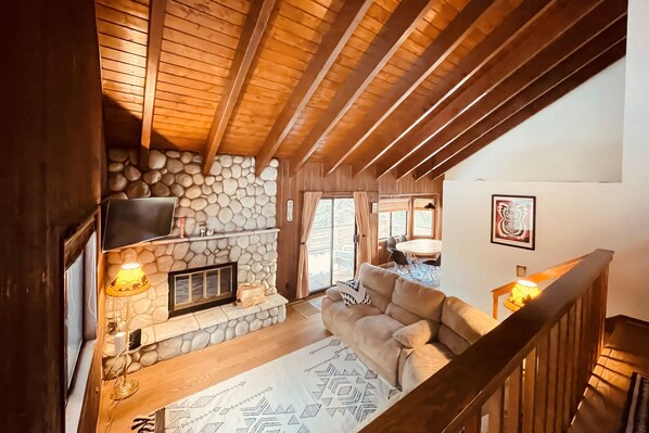 Fernseher, Kamin, Streaming-Dienste