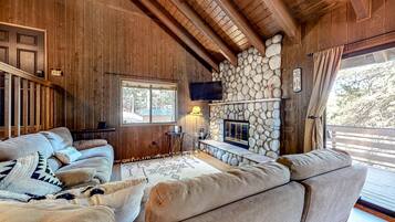 TV, fireplace, streaming services