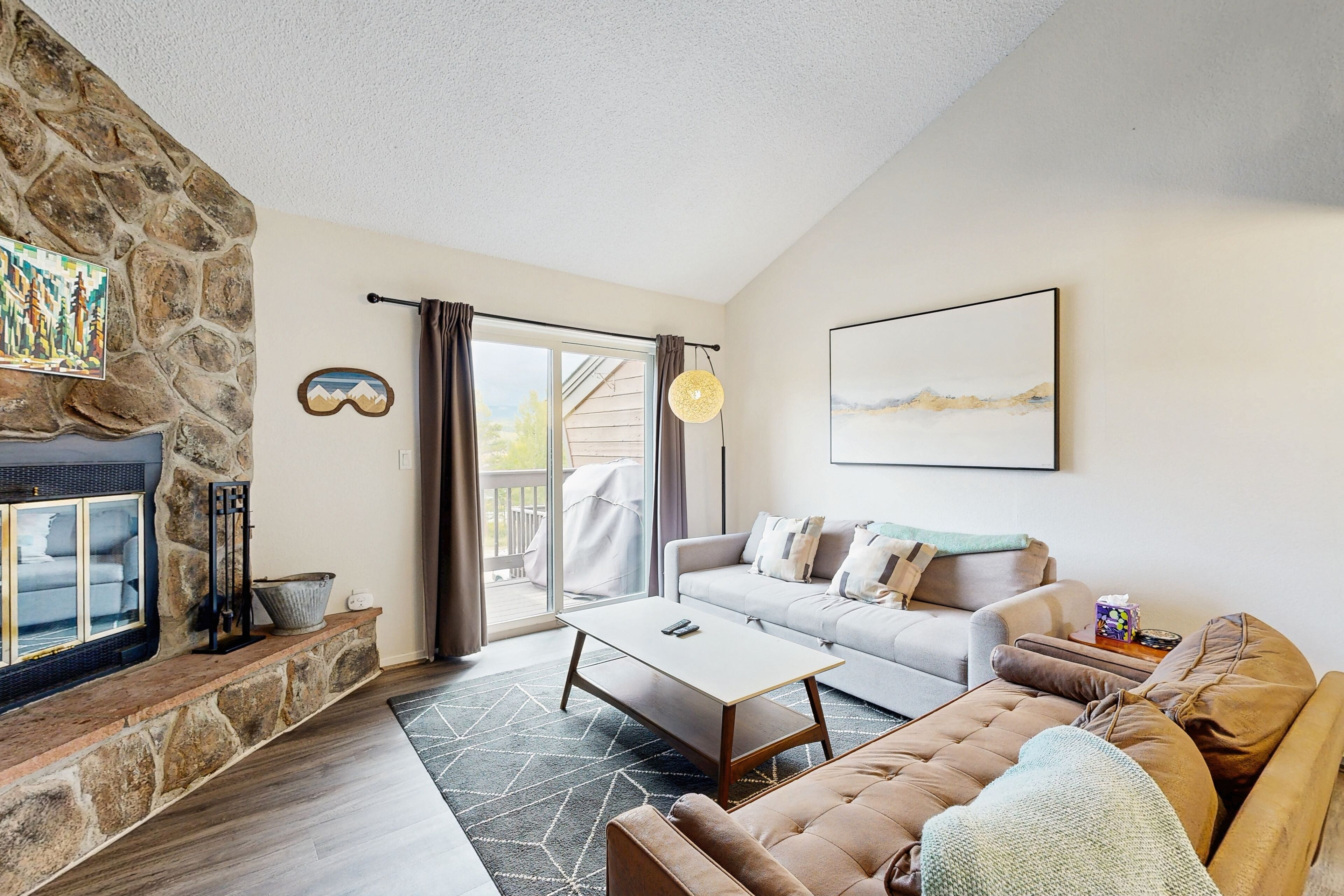 电视、壁炉、乒乓球