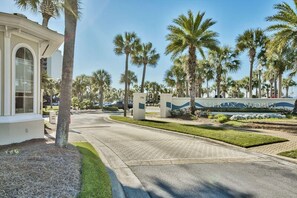 Exterior - Sterling Shores 718 By Bliss Beach Rentals (Destin)