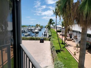 Terrace/patio - Luxury Condo at Ocean Front Kawama Tower Complex (Key Largo)