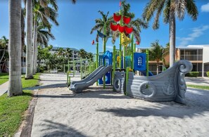 Children's area - Luxury Condo at Ocean Front Kawama Tower Complex (Key Largo)