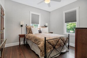 3 chambres, bureau, fer et planche à repasser, accès à Internet