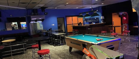 Serveert ontbijt en diner