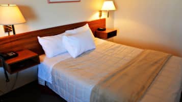 Habitación básica doble, 2 camas Queen size | Wifi gratis y ropa de cama