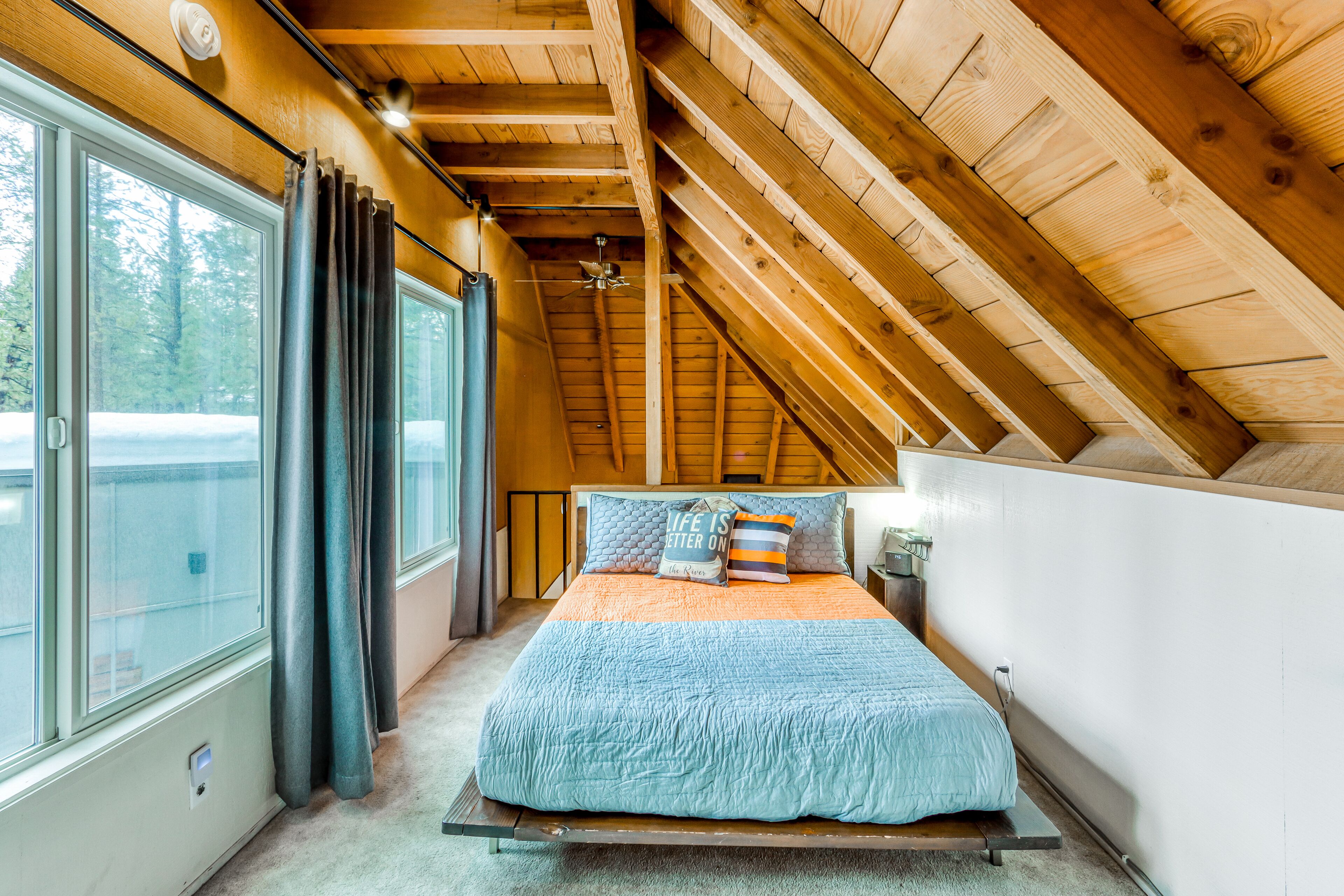 2 slaapkamers, een strijkplank/strijkijzer, wifi, beddengoed