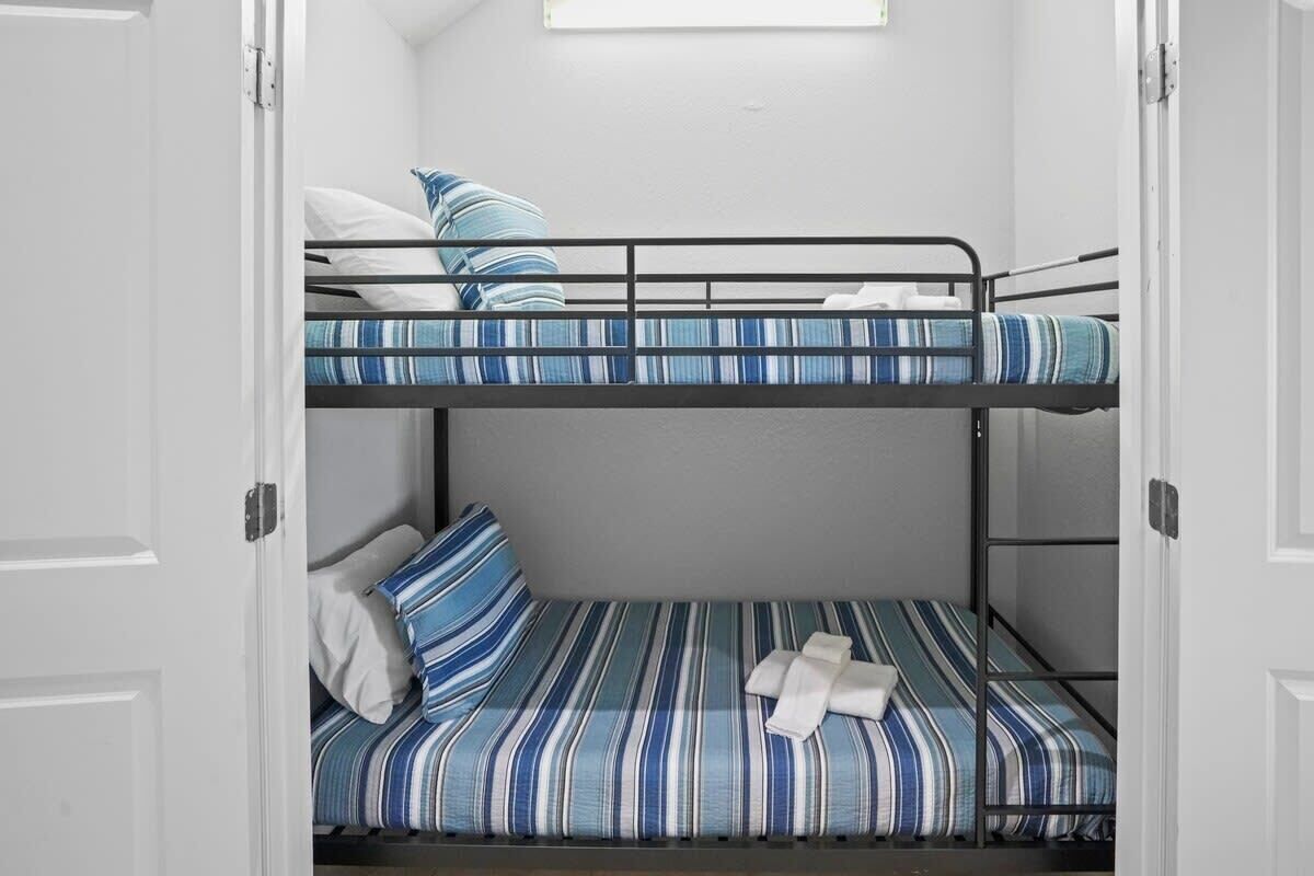 4 bedrooms, iron/ironing board, travel cot, WiFi