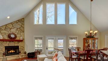 Télévision, cheminée