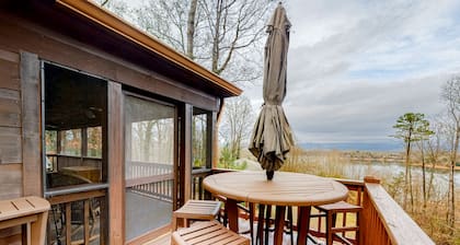 Lake & Mountain-View Hideaway w/ Fireplace, AC, WiFi & 4 TVs - Dogs Welcome
