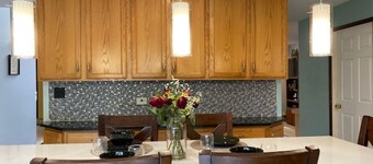 BEAUTIFUL 3BDRM HOME in heart of the PoconoMTNS - CLS2SkiSLOPES