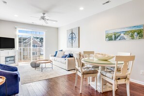 TV, fireplace - Dog-friendly condo near golf, pool, fireplace, central AC & private washer/dryer (Rehoboth Beach)