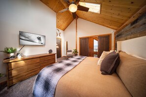 4 bedrooms, travel crib, free WiFi, bed sheets