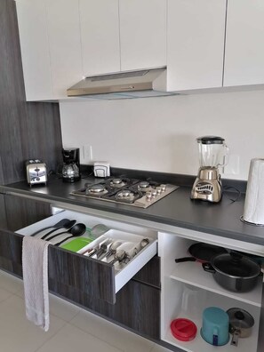 Fridge, microwave, oven, stovetop