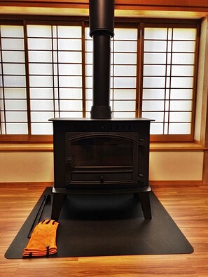 Living area - Inatani-bettei (Ina)