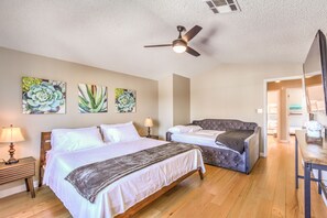 4 bedrooms, iron/ironing board, free WiFi, bed sheets