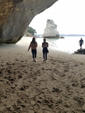 Beach nearby -  Kiwi Bach Escape - Close To Beach (Cooks Beach)