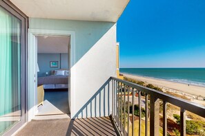 Property grounds - Family-Friendly Condo at Dunes Resort - Shared Pool, Beach Access, WiFi & AC (Myrtle Beach)
