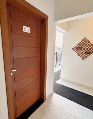 Kahden hengen economy-huone (kaksi sänkyä) | Kannettavalle tietokoneelle sopiva työtila, ilmainen Wi-Fi