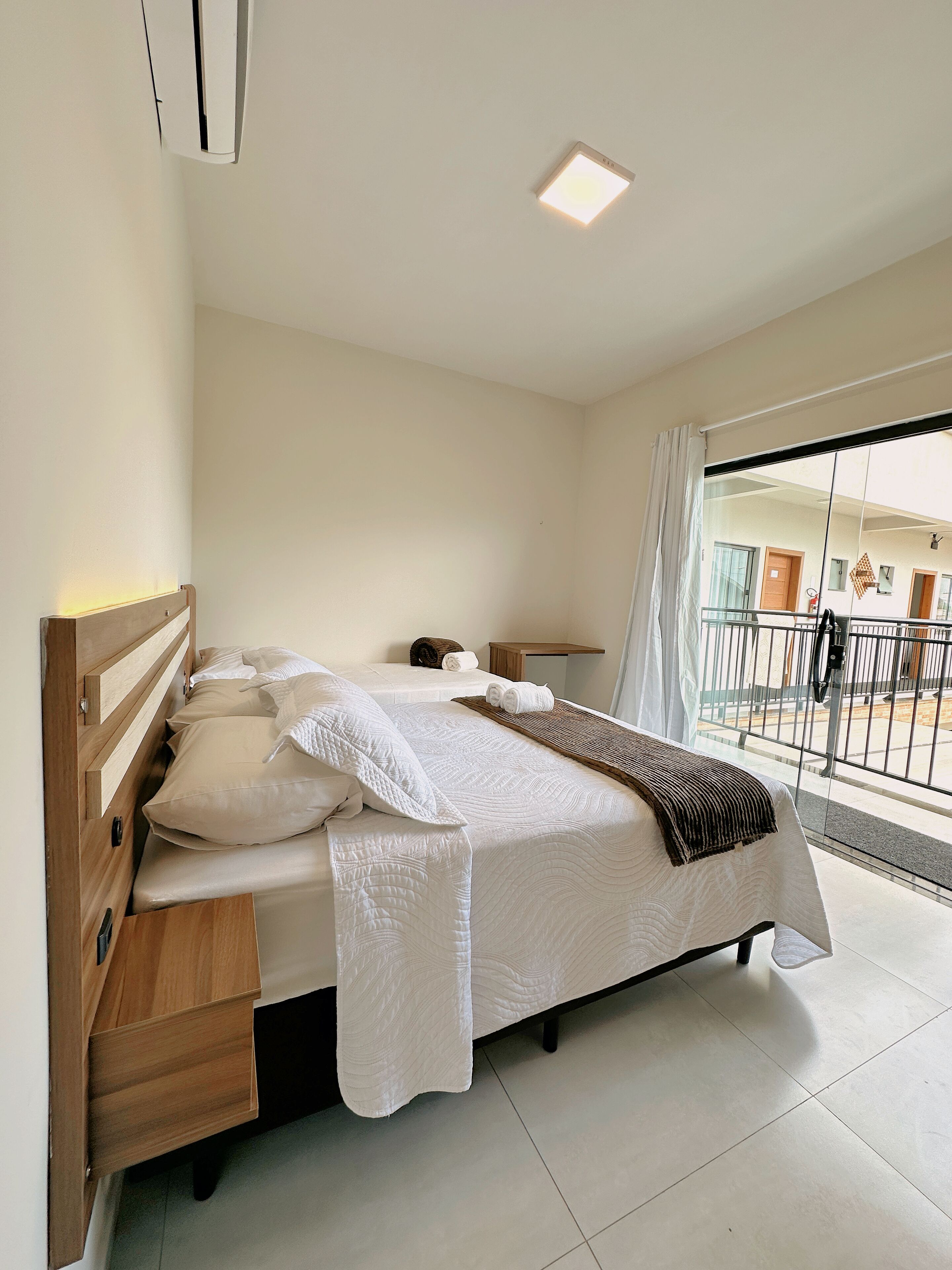 Triple Room | Laptop workspace, free WiFi, bed sheets