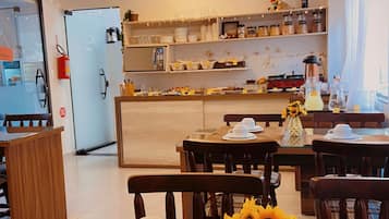 Petit déjeuner buffet compris tous les jours