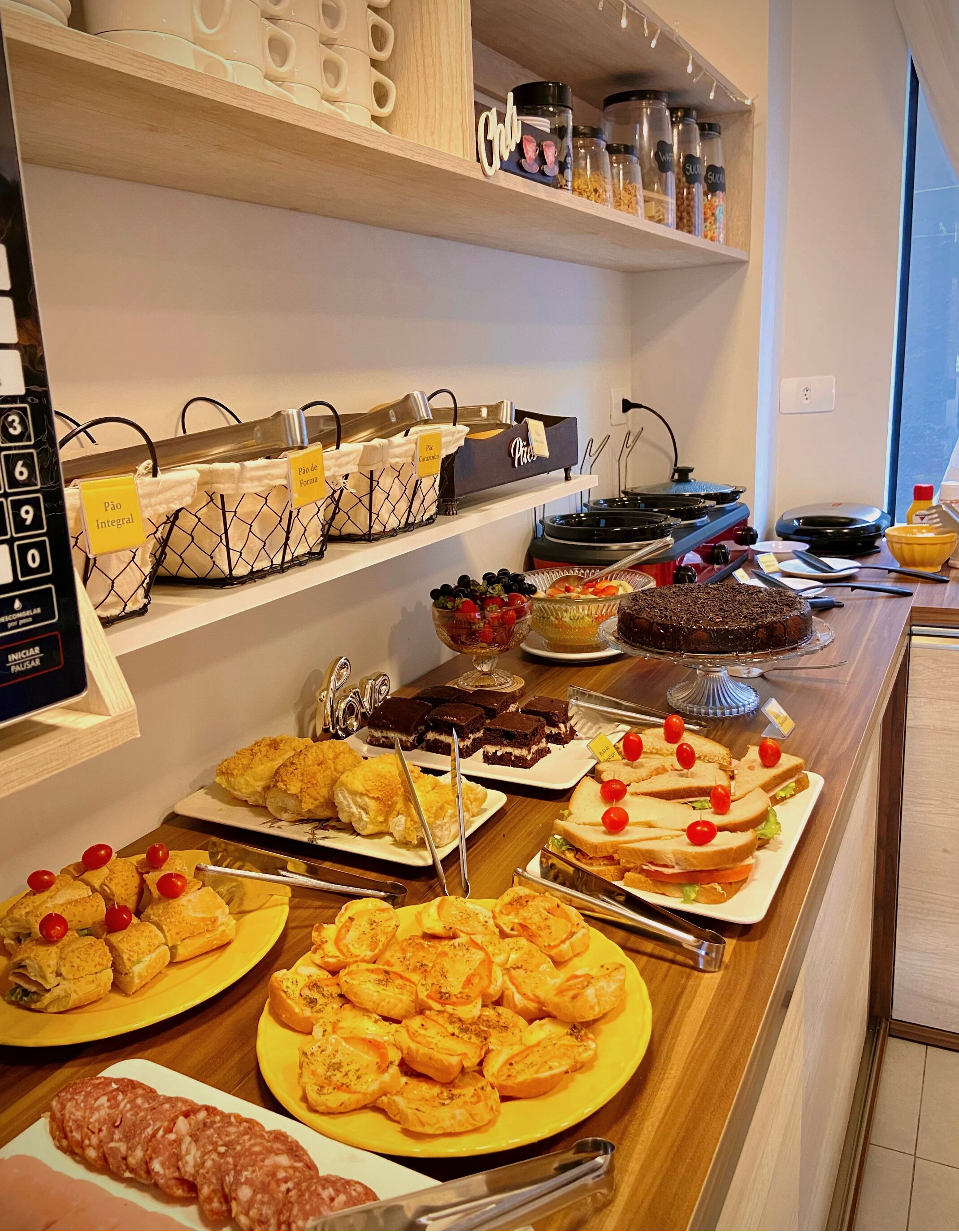 包含每日自助早餐