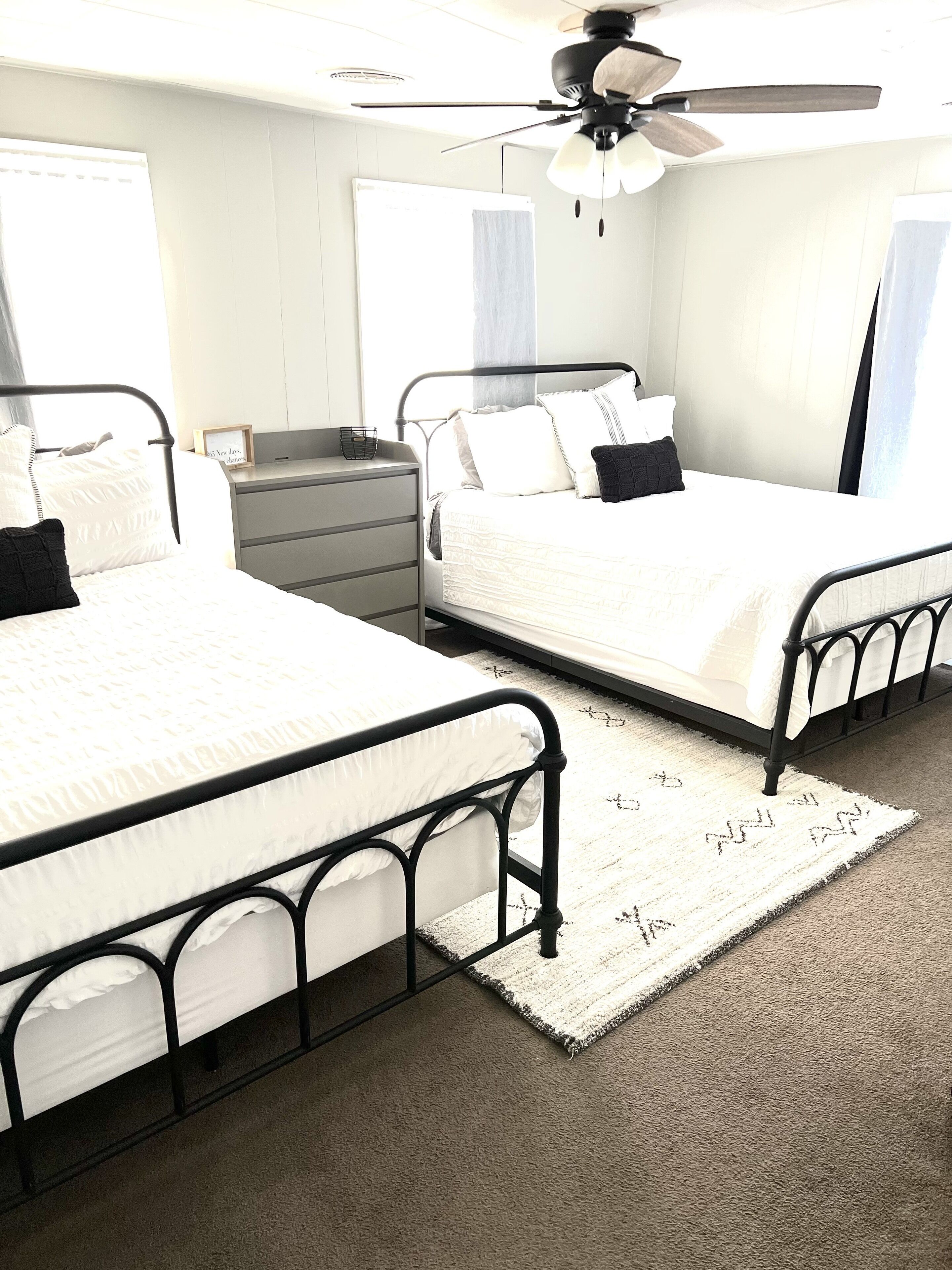 2 chambres, fer et planche à repasser, lit parapluie, Wi-Fi