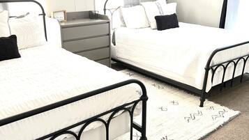 2 chambres, fer et planche à repasser, lit parapluie, Wi-Fi