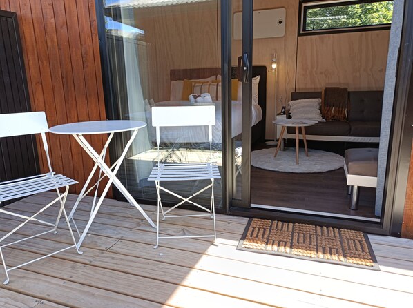 Signature Cabin | Terrace/patio