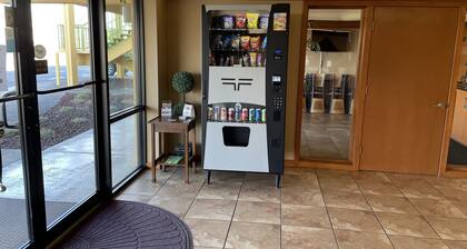 Simply Stay Inn & Suites