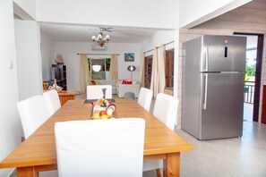 Dining - 2-Bed Apt, Sleeps 4, near Beau Vallon Beach (Mahe)