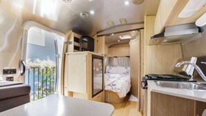 Silitysrauta/-lauta, ilmainen Wi-Fi, vuodevaatteet