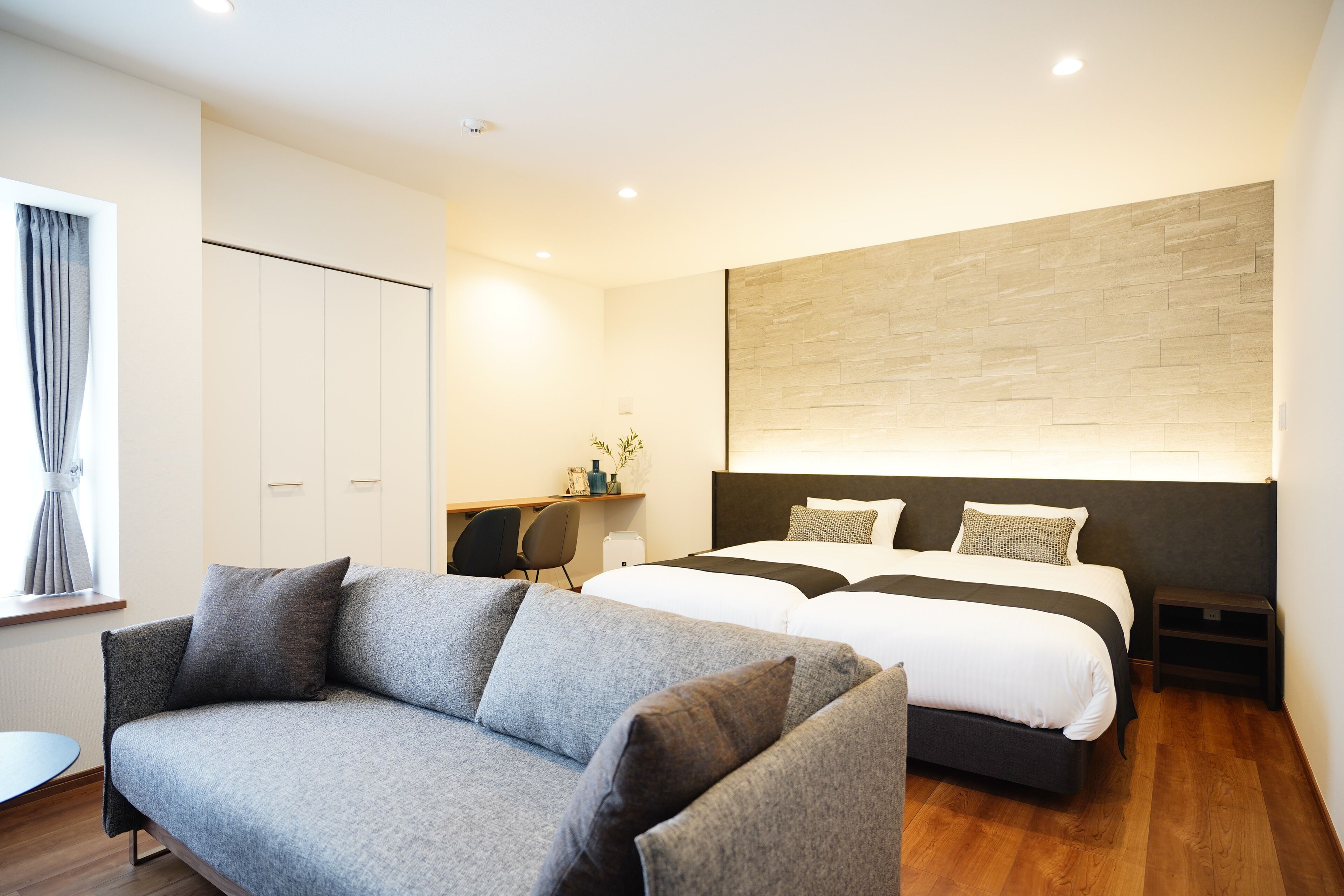 デザイン アパートメント 2 ベッドルーム 禁煙 | 2 室のベッドルーム、デスク、ノートパソコン用作業スペース、遮光カーテン