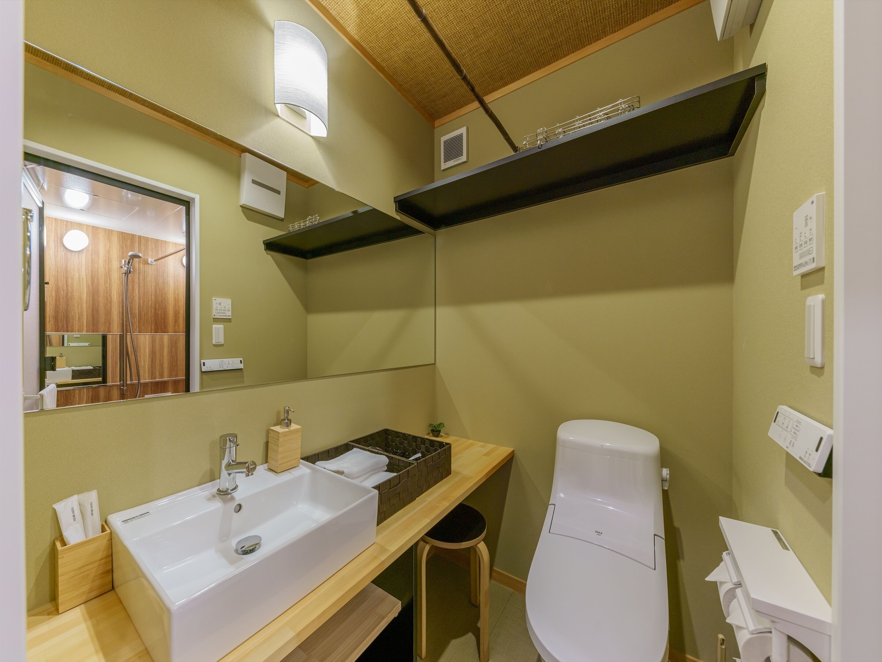 Room amenity