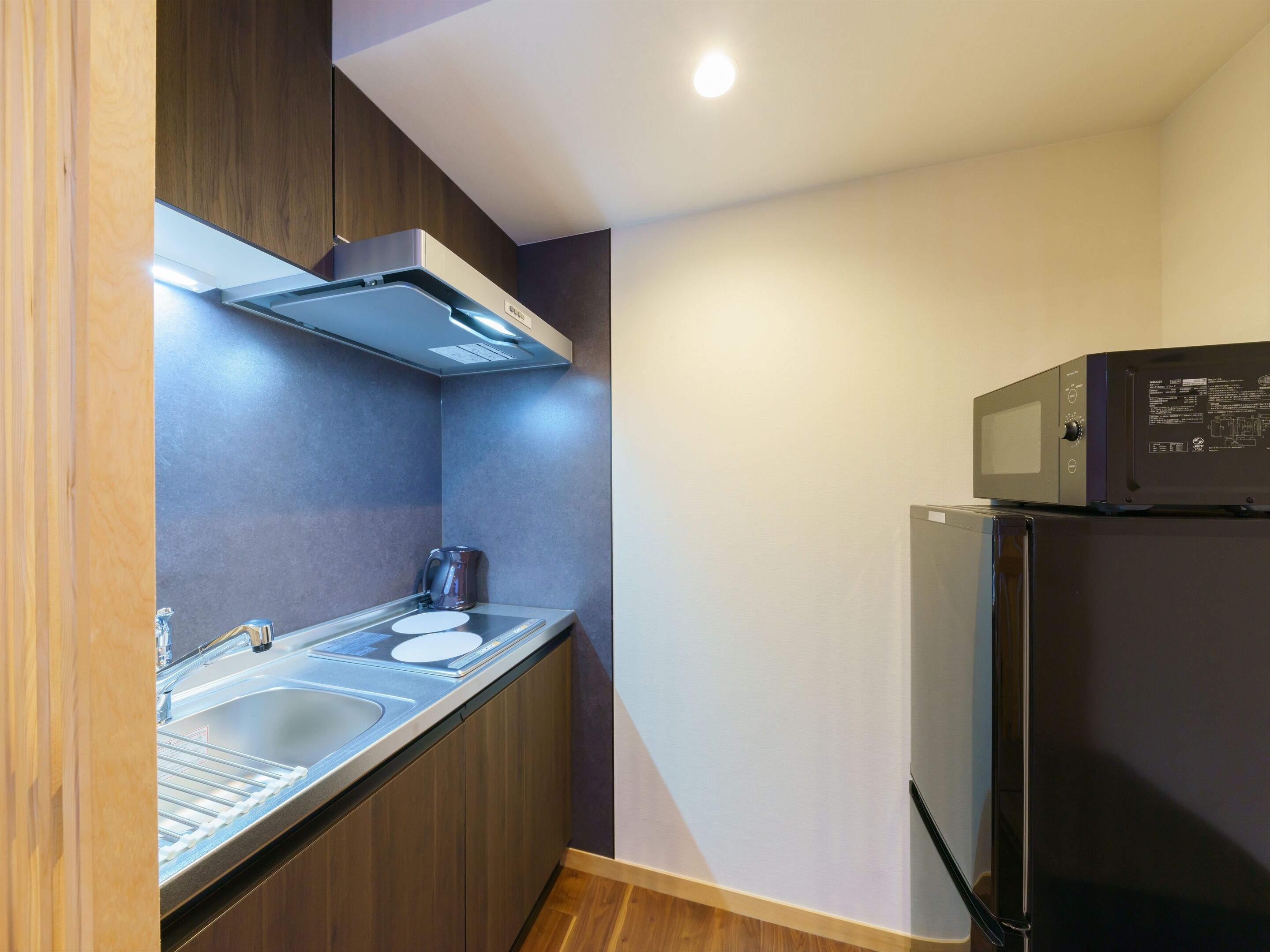 Superior Apartment, 2 Bedrooms, Non Smoking, Private Bathroom | Private kitchen | Microwave, freezer, dining tables