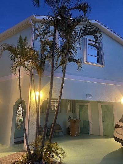 Spacious Beach House in Nettles Island Hutchinson Beach