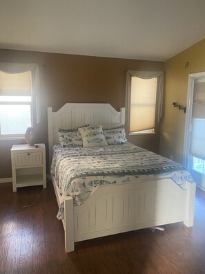 3 bedrooms, desk, free WiFi, bed sheets