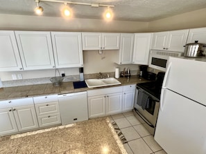 Unclassified image, 5 of 21, button - Cozy, Comfortable, Convenient 3BR, 2BA Condo in Dillon. Hot tub, ski access. (Dillon)