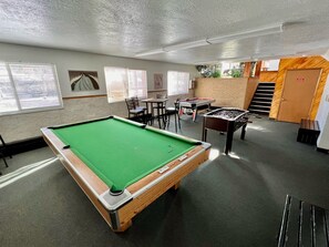 Unclassified image, 3 of 21, button - Cozy, Comfortable, Convenient 3BR, 2BA Condo in Dillon. Hot tub, ski access. (Dillon)