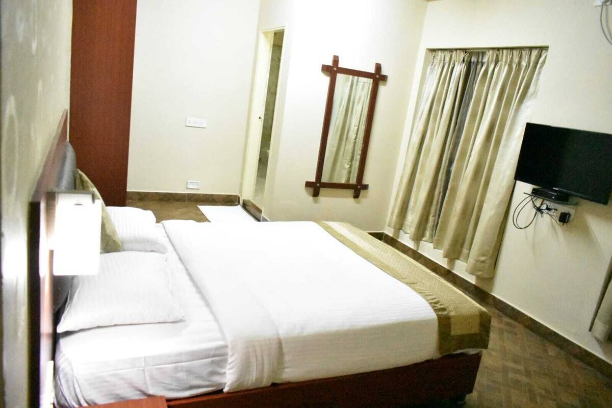 Superior Room | 1 bedroom, iron/ironing board, WiFi (free)