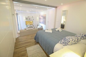 1 bedroom, free WiFi, bed sheets