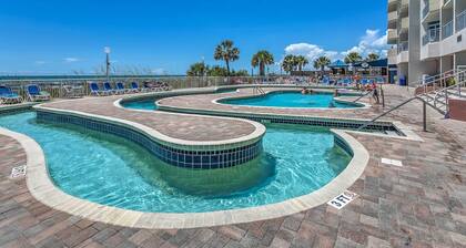 Steps to Beach: Bay Watch Resort Studio