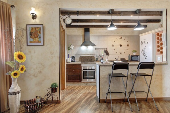 Fridge, microwave, oven, stovetop