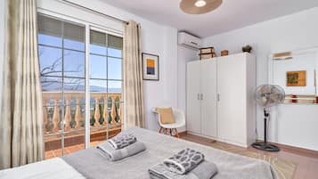 4 chambres, fer et planche à repasser, Wi-Fi gratuit, draps fournis