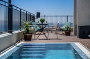 Seasonal outdoor pool, sun loungers