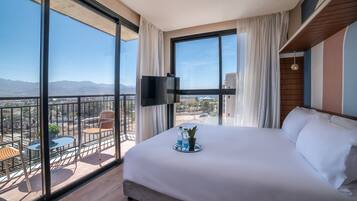 Classic-Doppelzimmer, Balkon | Zimmersafe, Verdunkelungsvorhänge, Bügeleisen/Bügelbrett