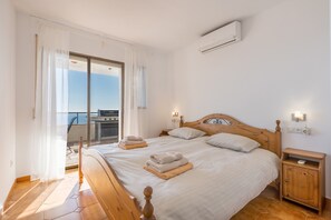 3 chambres, fer et planche à repasser, Wi-Fi gratuit, draps fournis