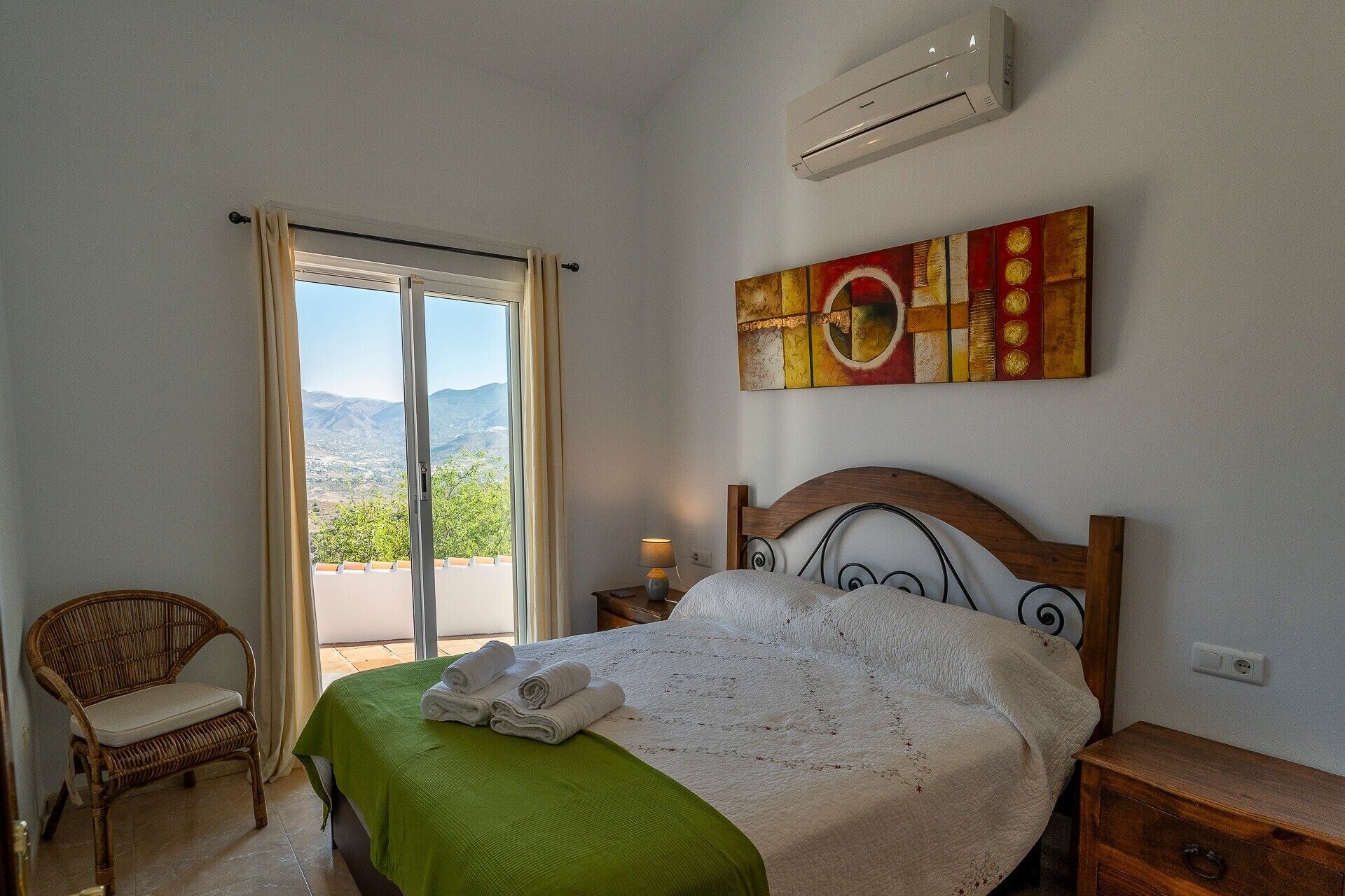 3 bedrooms, iron/ironing board, free WiFi, bed sheets