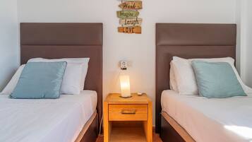 2 chambres, fer et planche à repasser, Wi-Fi gratuit, draps fournis