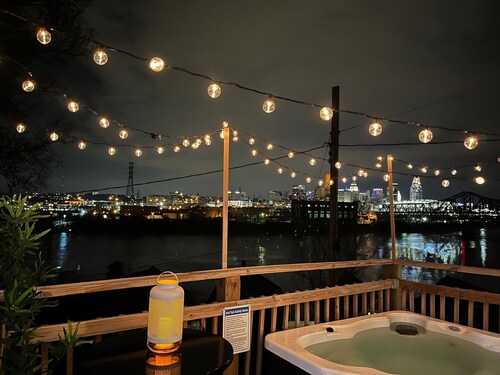 Cozy Riverfront Bungalow with Stunning Views