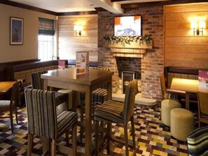 Dining - Premier Inn Portsmouth (Waterlooville)
